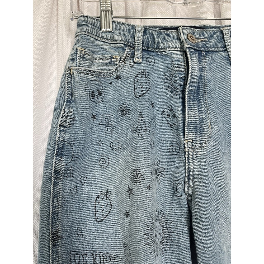 Hollister Ultra High-Rise Mom Jean Womens Sz 1S Short Light Wash Denim Doodle - Picture 1 of 8